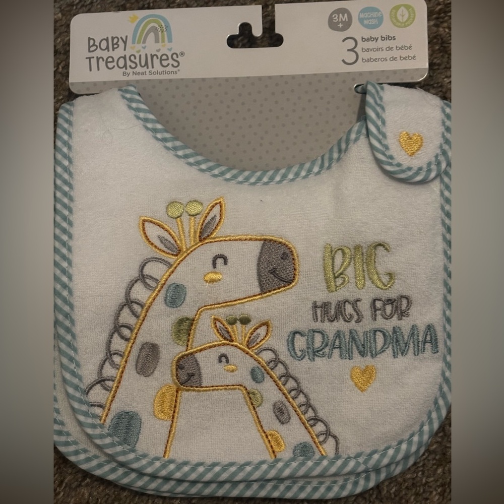 Gingham Giraffe Bib Set
